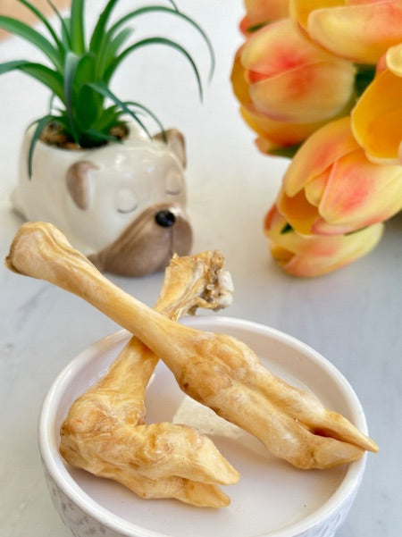 Healthy Dog Treats, Munchbird Lamb Trotter Lamb Feet Dog Treats, alternative to turkey tendon for dogs and beef corium, small dog treats, Hypoallergenic Dog Bones Chews